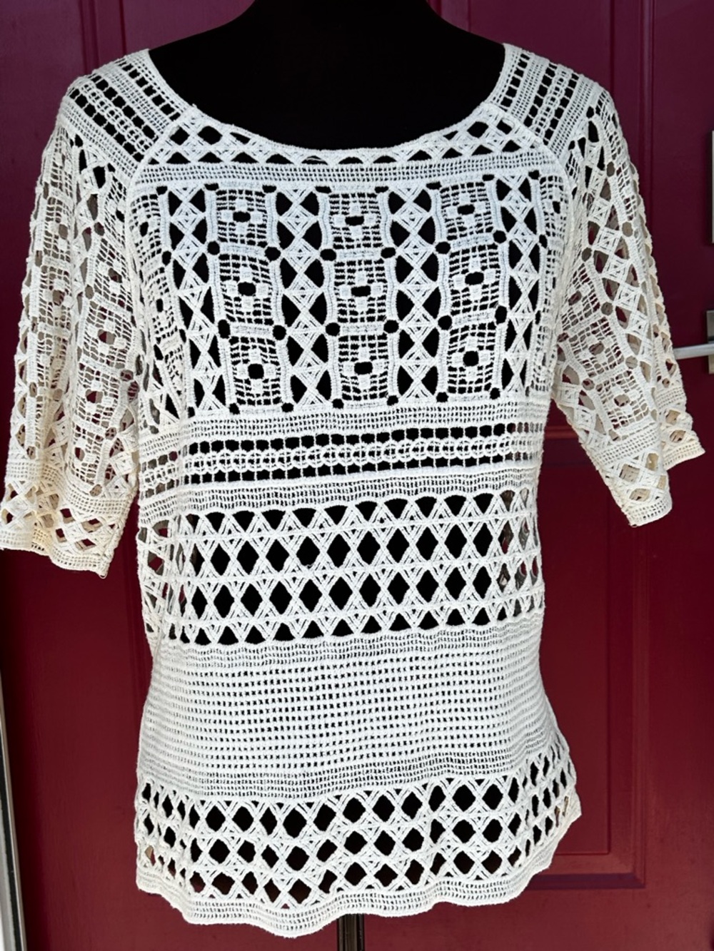 CHELSEA & THEODORE sS 💯cotton crocheted top-1/2 sleeve-beautiful & LOOKS NEW